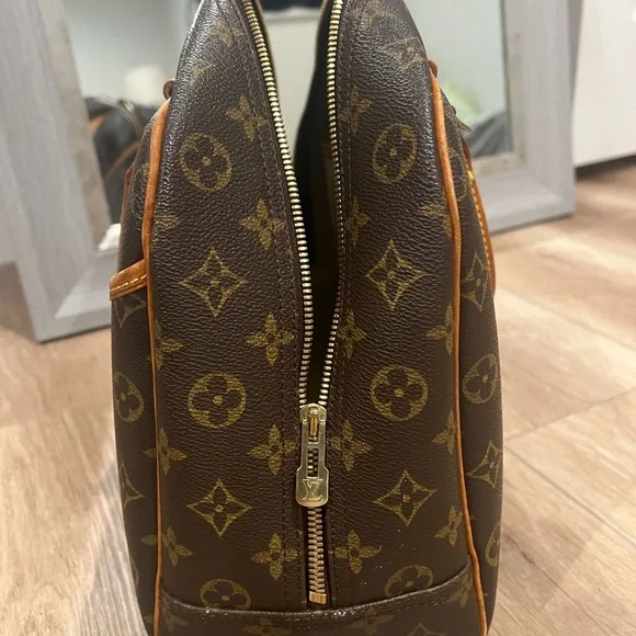VINTAGE LOUIS VUITTON Monogram Deauville handbag/toiletry it can do it all! - Picture 6 of 11